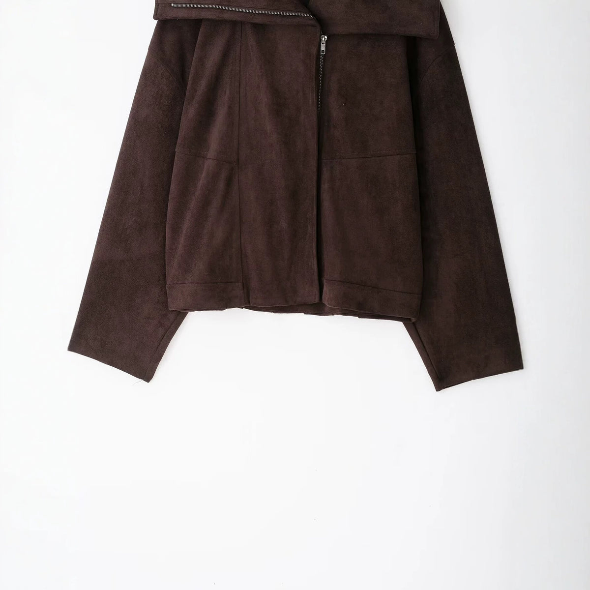 Women's long sleeved large collar zipper jacket