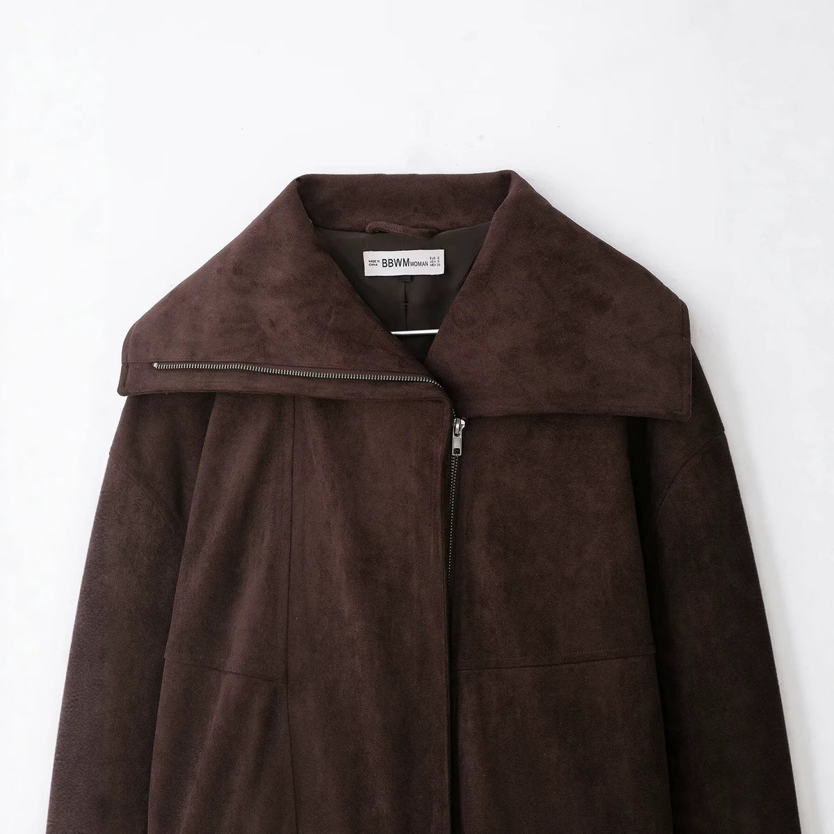 Women's long sleeved large collar zipper jacket
