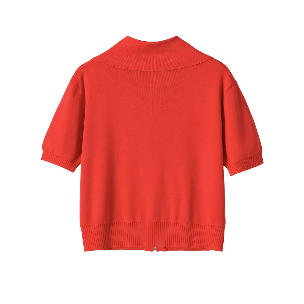 Short sleeved collar with threaded zipper knit sweater