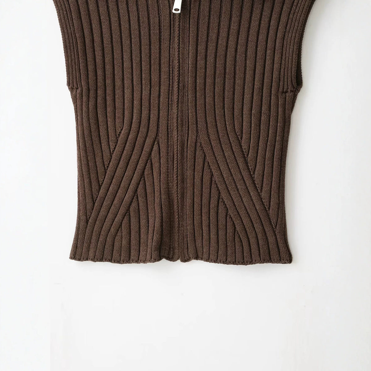 Half zip thread sleeveless knitted sweater vest for women
