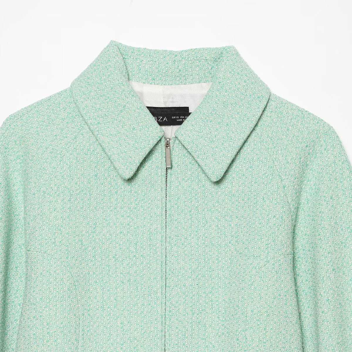 Long sleeved lapel zipper construction jacket