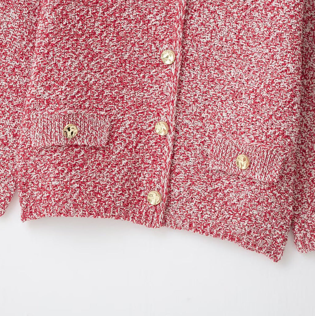 Round neck single breasted sweater