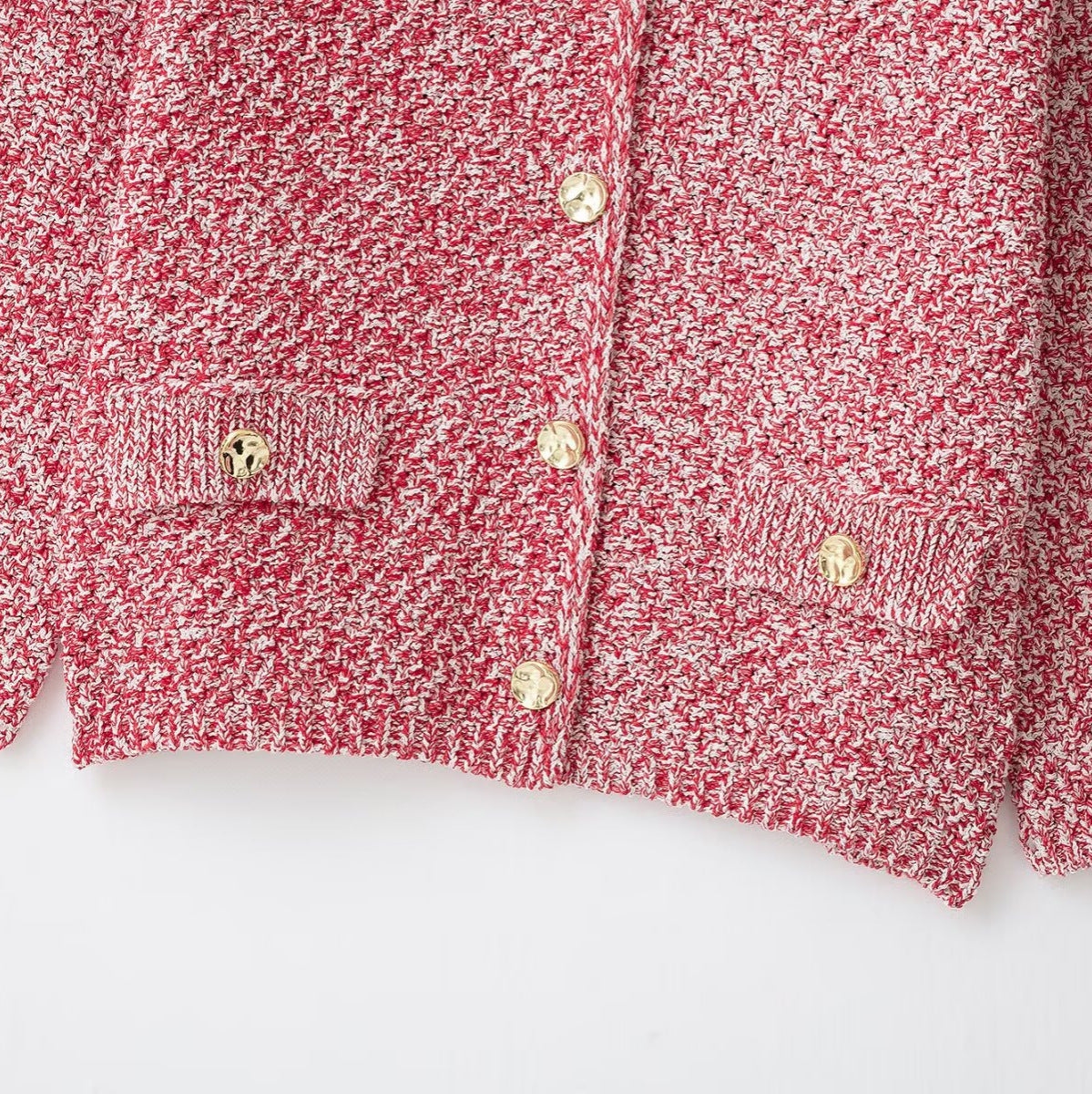 Round neck single breasted sweater