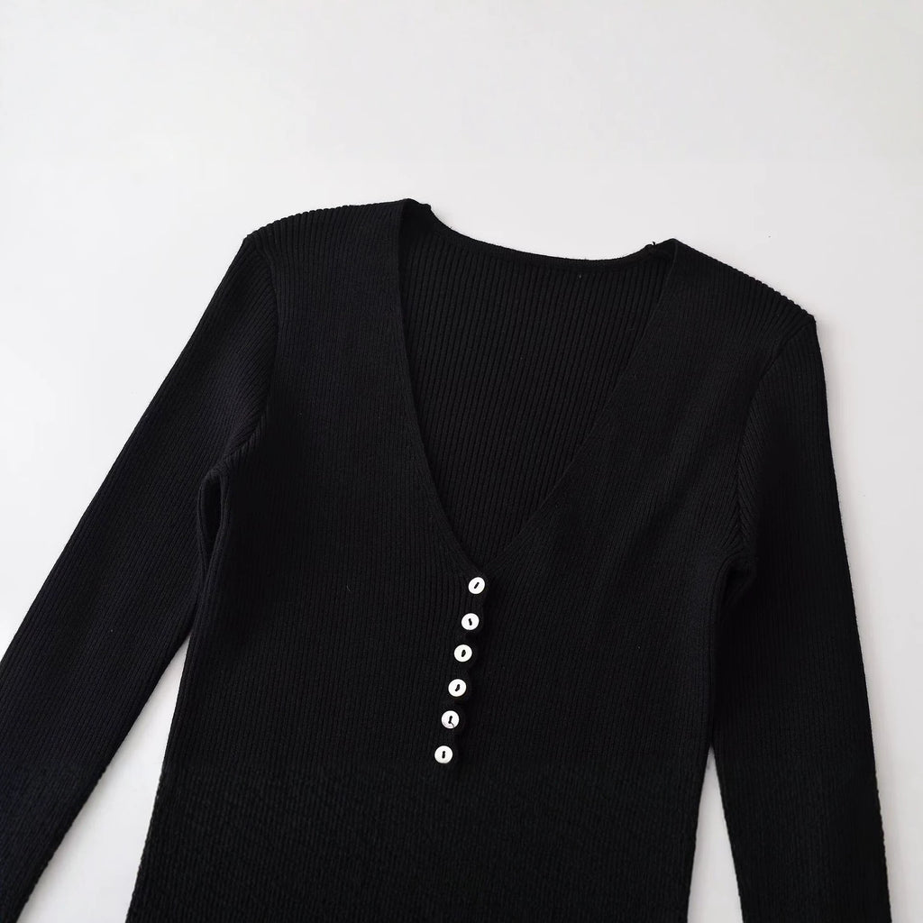 Simple breasted deep V-neck slim fit knitted sweater for women