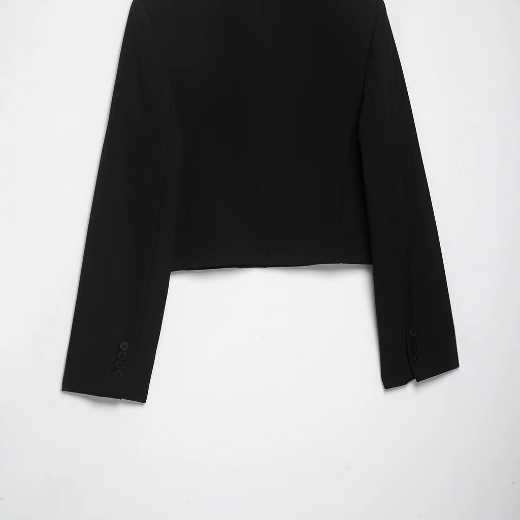 Short long sleeved jacket