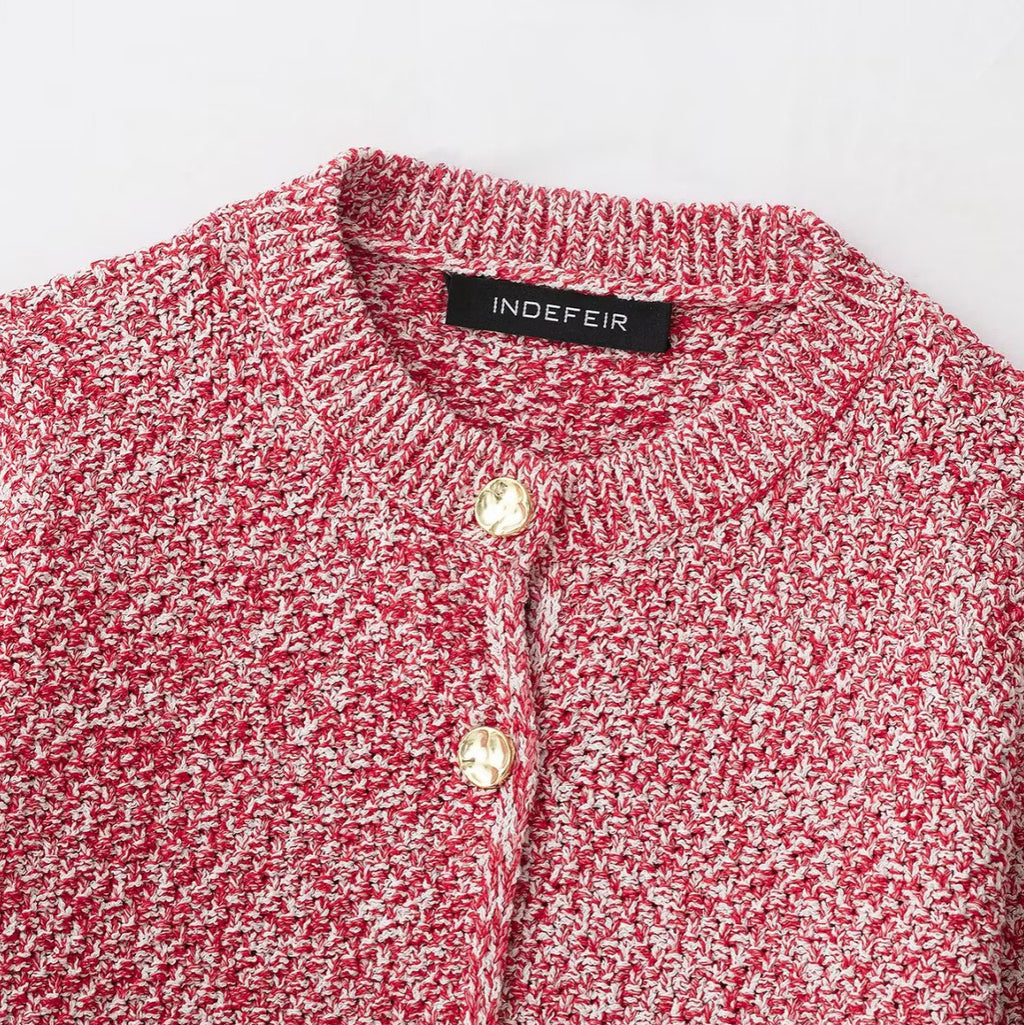 Round neck single breasted sweater